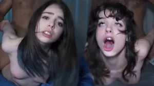 Blanche-Neige parodie porno - baise hard en levrette