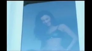 Nikita Denise se fait défoncer le cul par une grosse bite