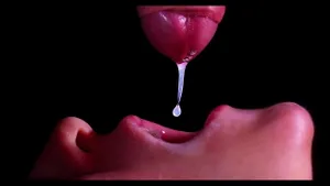 Pipe ASMR gros plan double éjaculation bouche experte